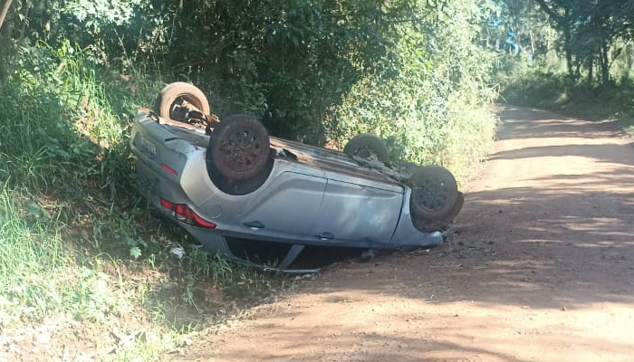 Laranjeiras - HB20 é furtado no centro e encontrado capotado próximo ao Álamo 